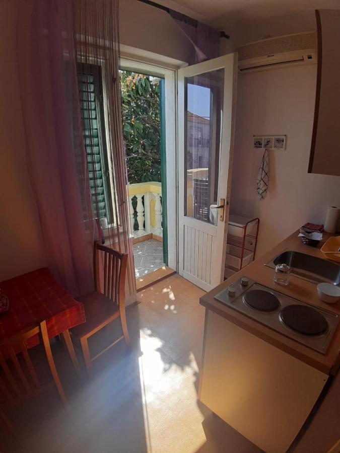 Apartmani Milka Pakoštane Esterno foto