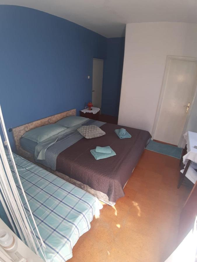 Apartmani Milka Pakoštane Esterno foto