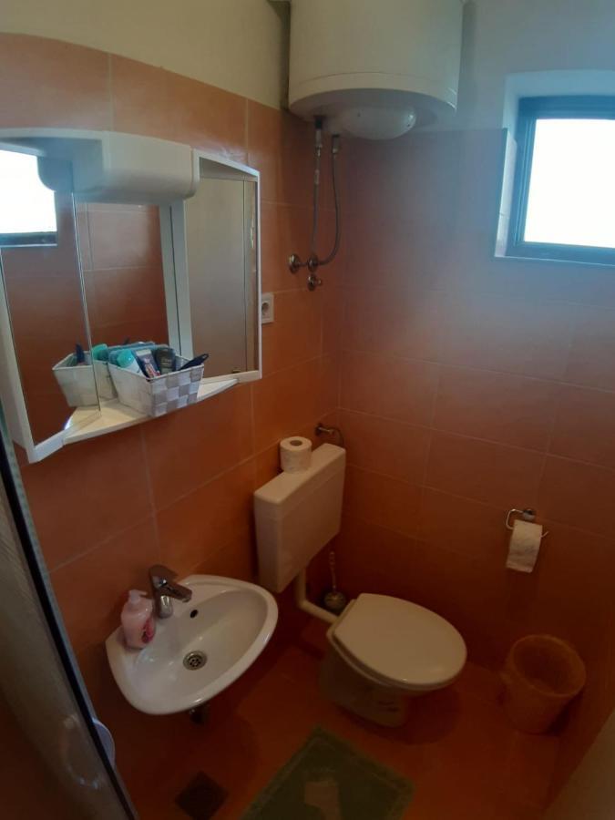 Apartmani Milka Pakoštane Esterno foto