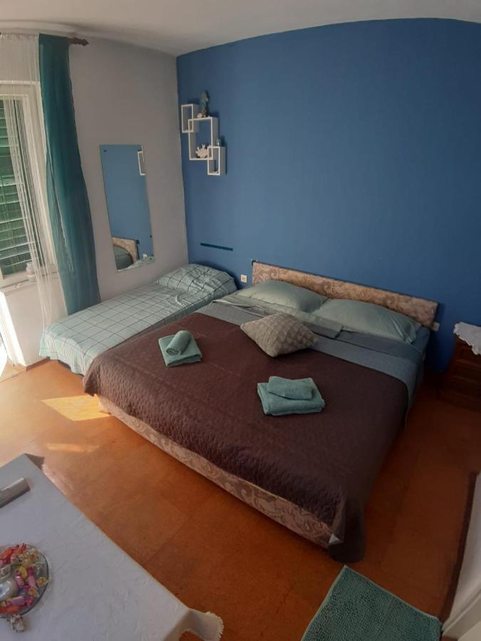 Apartmani Milka Pakoštane Esterno foto
